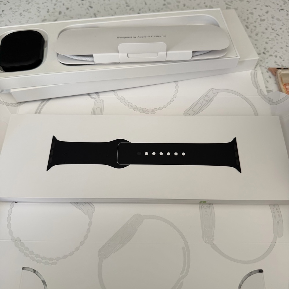 Apple Watch Series 10 46mm Jet Black Aluminum GPS Bundle - Picture 8 of 11